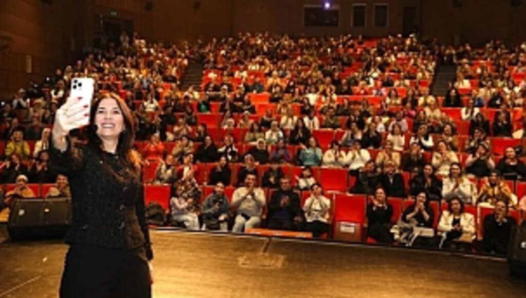 Eğitimci Yazar Dilek Cesur Samsunlularla Buluştu