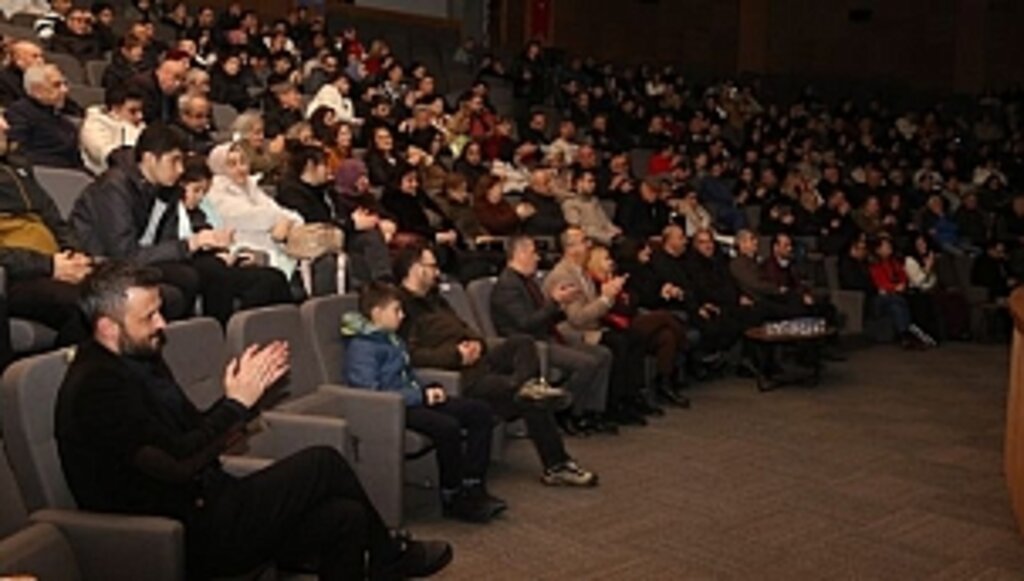 'Türkü Şöleni' Kar Engeli Tanımadı