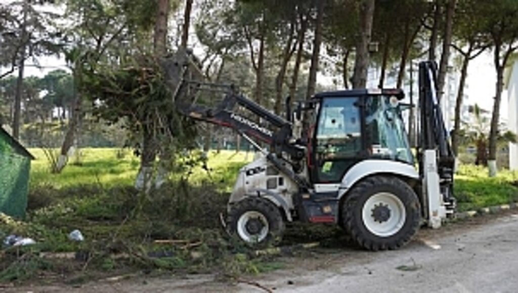 Atakum Belediye Ekiplerinden Yoğun Mesai
