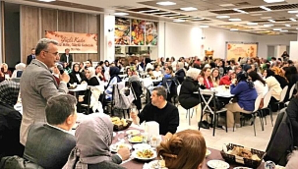 Başkan Kurnaz Kadın Personellerle İftarda Buluştu