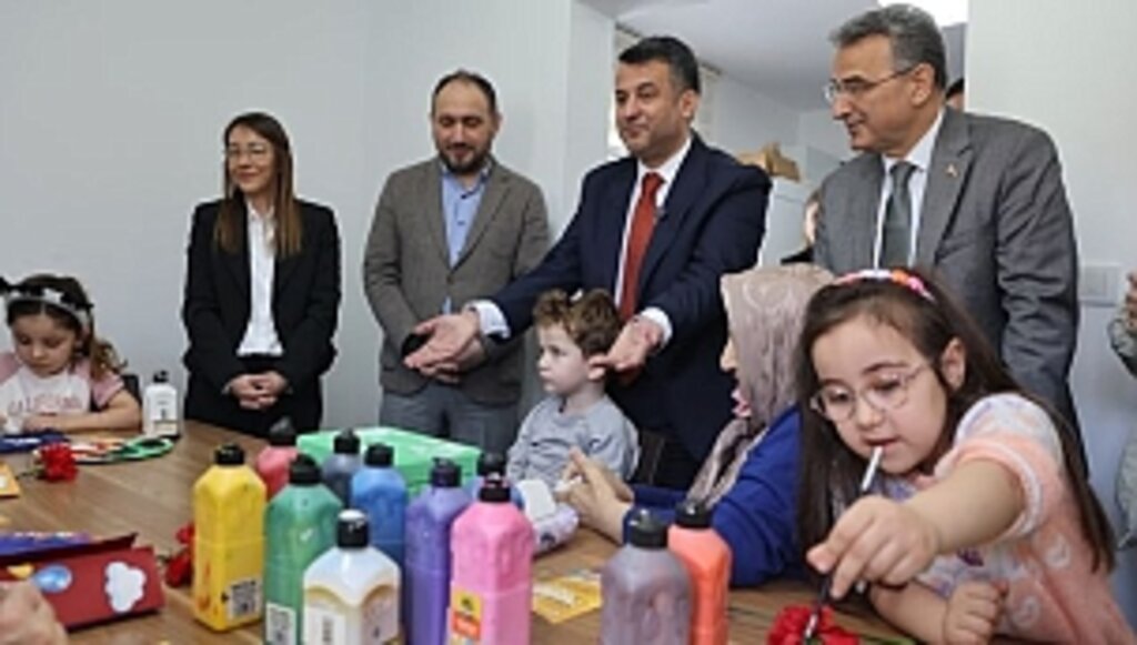 Büyükler ve Minikler Aktif Yaşam Merkezi'nde Buluştu