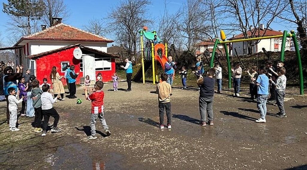 Minik Yürekleri Isıtan Buluşma