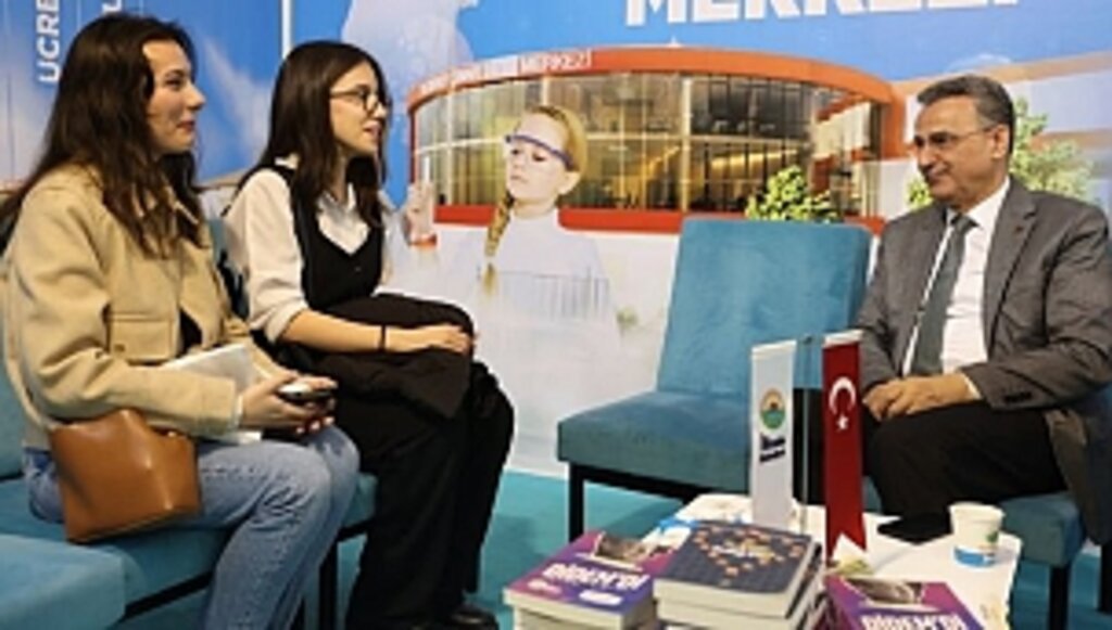 Başkan Kurnaz OKAF'ta Gençlerle Buluştu