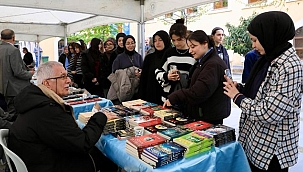 Büyükşehir Edebiyat Dünyasını Bafra’da Buluşturuyor