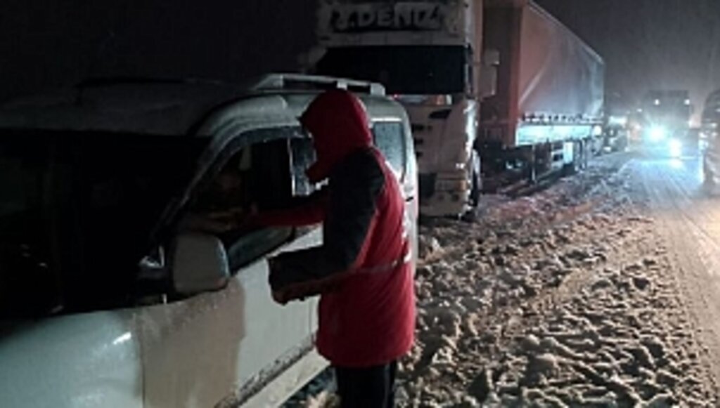 Kızılay'dan Yolda Kalanlara Yardım!