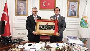 Başkan Kurnaz, Kosova Mamuşa Belediye Başkanı Abdulhadi Krasniqi'yi Ağırladı