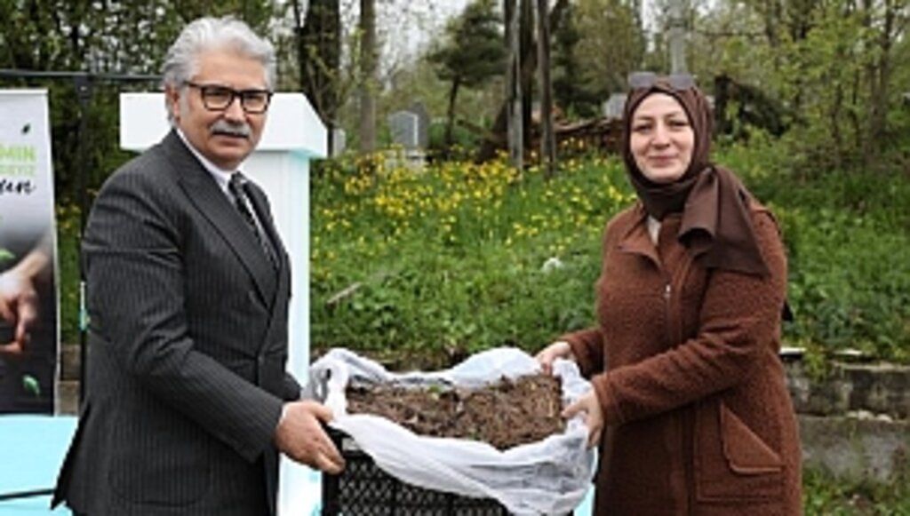 Büyükşehir'den Çilek Üreticilerine Destek