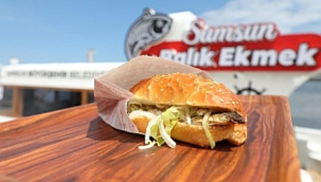Büyükşehir'in Balık Ekmek Teknesi Hizmete Açıldı
