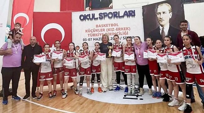 Canik Belediyespor'dan Çifte Türkiye Şampiyonluğu