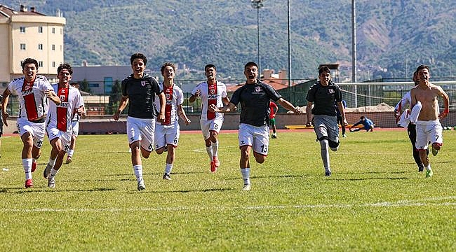 Uğur Okulları Finalde