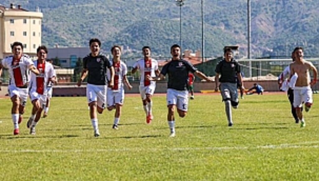 Uğur Okulları Finalde