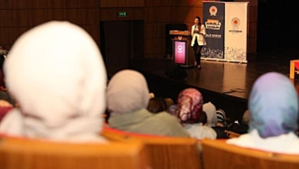 Yazar Şermin Yaşar Samsunlularla Buluştu