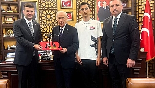 Bahçeliye TÜRKHAN İHA Prototipi Hediye Edildi