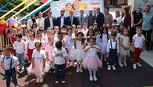 Gözlerindeki Mutluluğu Görüyoruz