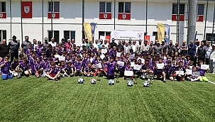 "Kaybetmek Yok" Minikler Futbol Şenliği Coşkulu Bir Finalle Sona Erdi