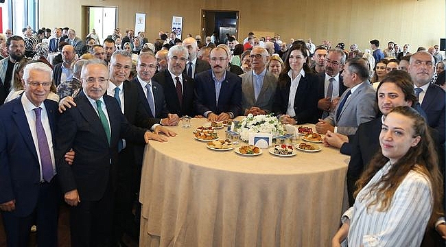 Samsun AK Parti'de Bayramlaşma Coşkusu