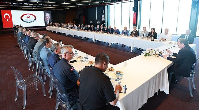 Vali Tavlı'nın Başkanlığında İl İdare Şube Başkanları Toplantısı Yapıldı