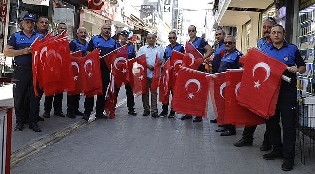 15 Temmuz Ruhu İlkadım'da Bayraklarla Yaşatılıyor