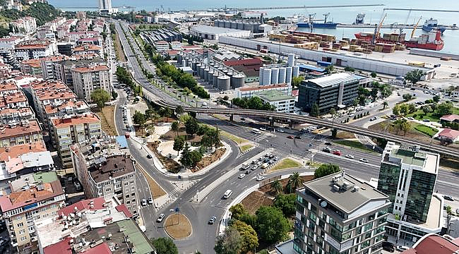 Gençlik Parkı Kavşağına Büyükşehir'den Başarılı Dokunuş
