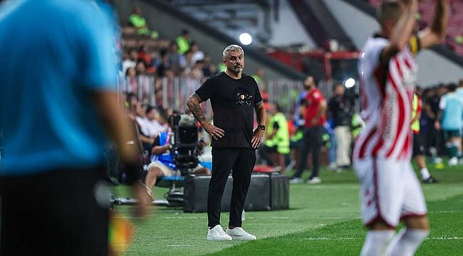 Oyuncularımın Performanstan Gurur Duyuyorum
