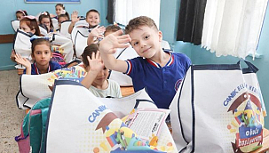 Canik Belediyesi'nden Okula Başlayan Tüm Çocuklara Çanta ve Kırtasiye Seti