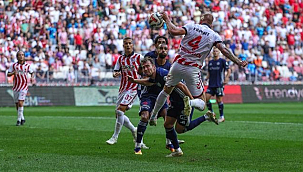 Samsunspor Lig'deki İlk Mağlubiyetini Aldı 1-2
