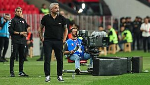 Soyunma Odasında Yüksek Sesle Uyardım