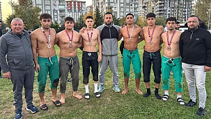 İlkadımlı Güreşçiler Başarıya Doymuyor