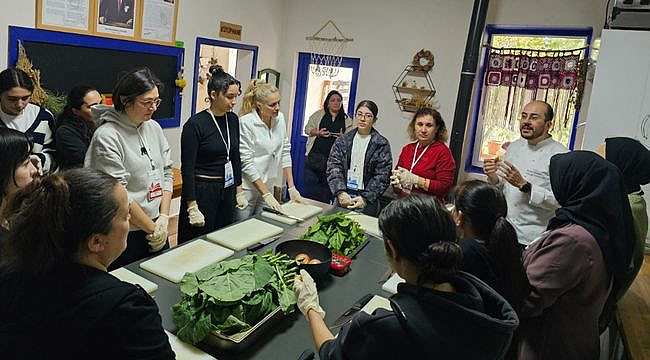 "Genç AR-GE Anne-Kız Keşif Kampı" Atakum'da Düzenlendi