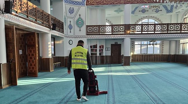 İlkadım Belediyesi İbadethaneleri Temizliyor