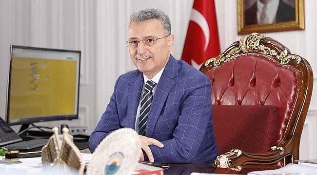 Üniversiteyi Kazanan Gençlere İlkadım'dan Eğitim Desteği