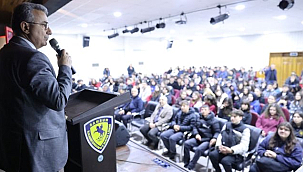 'Karagöz' Üniversiteli ve Liseli Gençlerle Buluştu