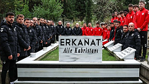Mustafa Kemal Erkanat Kabri Başında Dualarla Anıldı