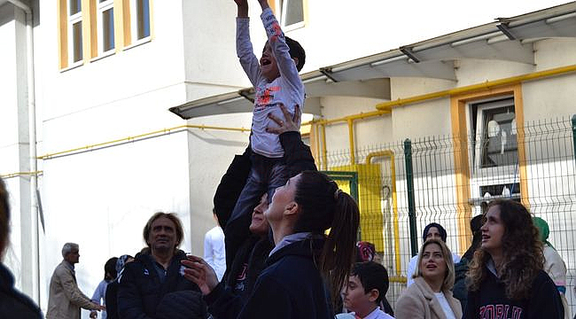 Zorlu Koleji Basketbol Engellilerle Buluştu