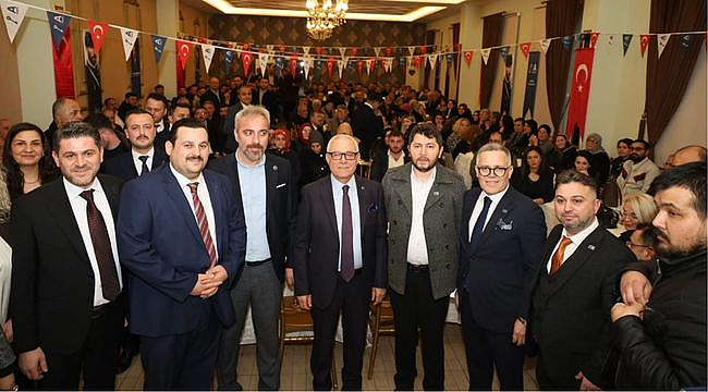 Anahtar Parti Bafra'da Rozet Takma Programı 