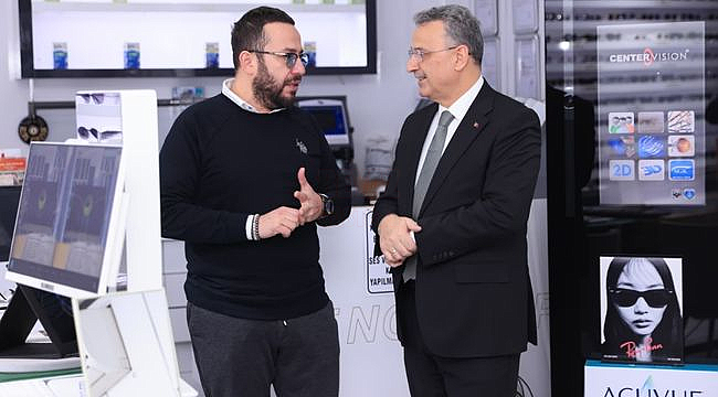 Başkan Kurnaz İstiklal Caddesi'nde Esnaflarla Buluştu