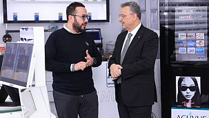 Başkan Kurnaz İstiklal Caddesi'nde Esnaflarla Buluştu