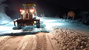 Büyükşehir'den 346 Mahalle Yolunda Kar Mücadalesi 