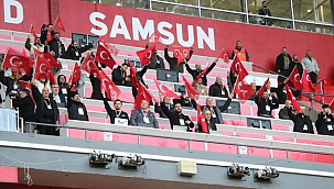 Samsunlu Gazetecilerin Bayrak Hassasiyeti!... 