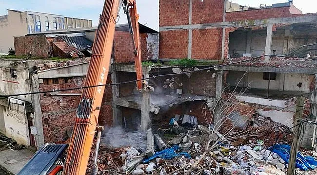 Gülsan Sanayi Sitesinde Yıkım Çalışmaları Devam Ediyor