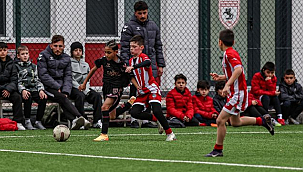 Miniklerden Futbol Şow!...