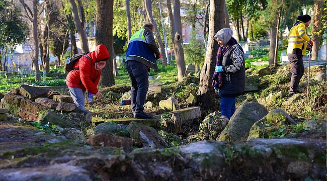 Seyyid Kutbiddin Mezarlığı'nda Çalışmaları Sürüyor