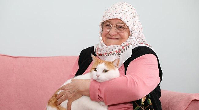 81 Yaşındaki Sevim Durak Büyükşehir İle Yalnızlığını Unuttu