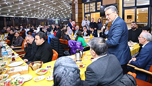 Başkan Kurnaz Meclis Üyeleriyle İftarda Buluştu