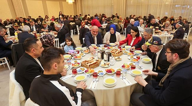 Başkan Sandıkçı Şehit Aileleri ve Gazilerle İftarda Buluştu