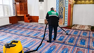 Canik'te Camilere Ramazan Temizliği 