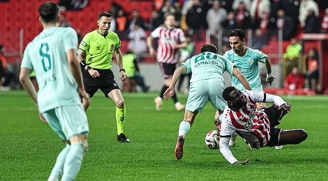 Samsunspor 90+3'de Tomasson'la Güldü 2-1