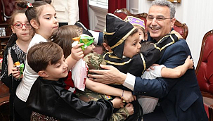 23 Nisan Egemenlik ve Bağımsızlığımızın Simgelerinden