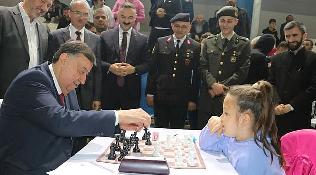 Başkan İkiz'den 23 Nisan Mesajı