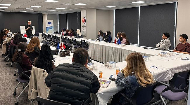 Gençlik Proje Kampı'nda Gençler AB Fırsatlarıyla Buluştu